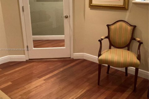 Commercial property in Coral Gables, Florida № 1985115 - photo 10