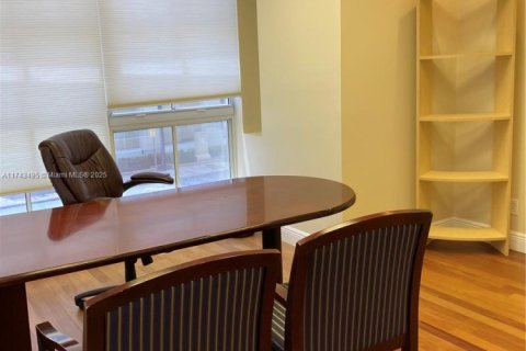 Commercial property in Coral Gables, Florida № 1985115 - photo 15