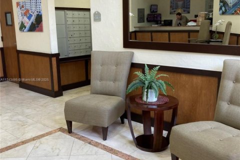 Commercial property in Coral Gables, Florida № 1985115 - photo 3