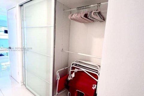 Condominio en venta en Miami Beach, Florida, 1 dormitorio, 51.1 m2 № 2152796 - foto 3