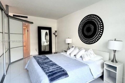 Condominio en venta en Miami Beach, Florida, 1 dormitorio, 51.1 m2 № 2152796 - foto 19