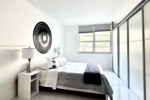 Condominio en venta en Miami Beach, Florida, 1 dormitorio, 51.1 m2 № 2152796 - foto 18
