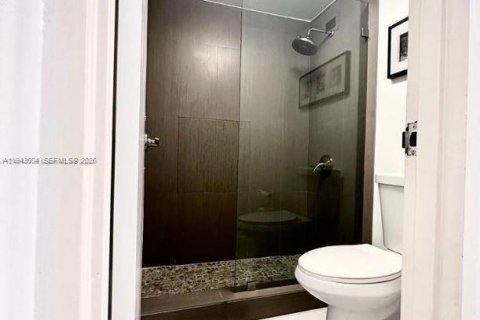 Condominio en venta en Miami Beach, Florida, 1 dormitorio, 51.1 m2 № 2152796 - foto 10