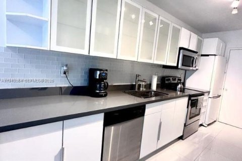 Condominio en venta en Miami Beach, Florida, 1 dormitorio, 51.1 m2 № 2152796 - foto 13
