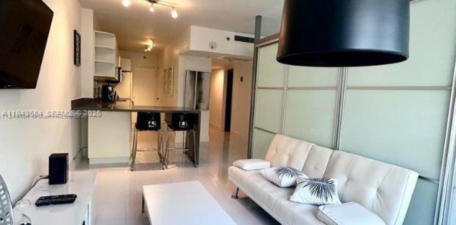 Condominio en Miami Beach, Florida, 1 dormitorio № 2152796