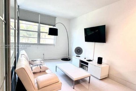 Condominio en venta en Miami Beach, Florida, 1 dormitorio, 51.1 m2 № 2152796 - foto 16