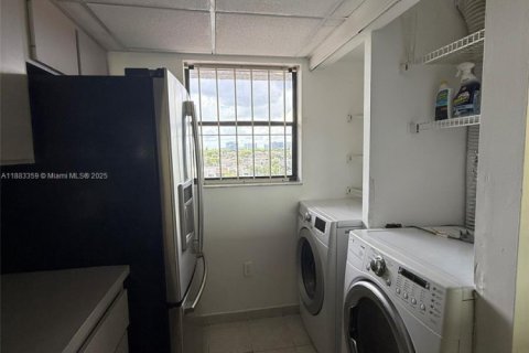 Condominio en alquiler en Miami, Florida, 2 dormitorios, 89 m2 № 1947328 - foto 5