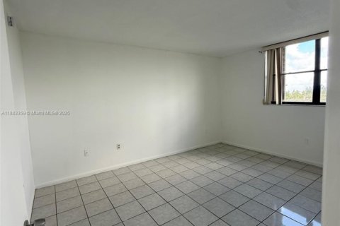 Condominio en alquiler en Miami, Florida, 2 dormitorios, 89 m2 № 1947328 - foto 9