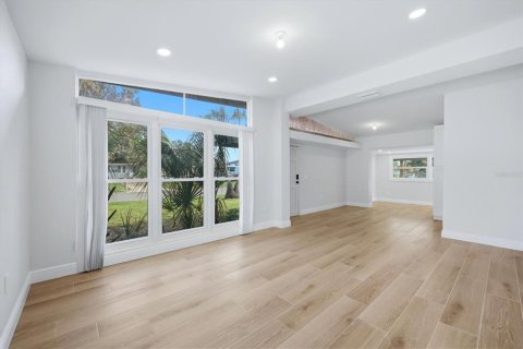 Villa ou maison à louer à Bradenton, Floride: 3 chambres, 117.06 m2 № 2411402 - photo 6