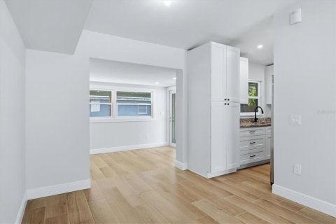 Villa ou maison à louer à Bradenton, Floride: 3 chambres, 117.06 m2 № 2411402 - photo 13
