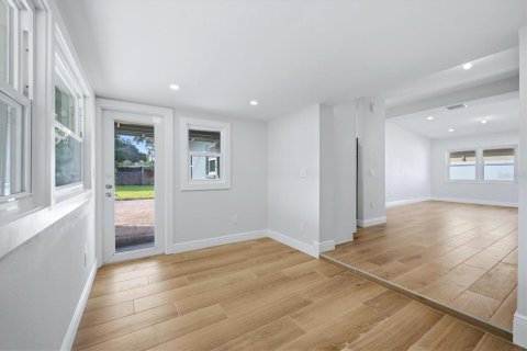 Villa ou maison à louer à Bradenton, Floride: 3 chambres, 117.06 m2 № 2411402 - photo 14