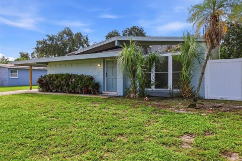 Villa ou maison à louer à Bradenton, Floride: 3 chambres, 117.06 m2 № 2411402 - photo 3