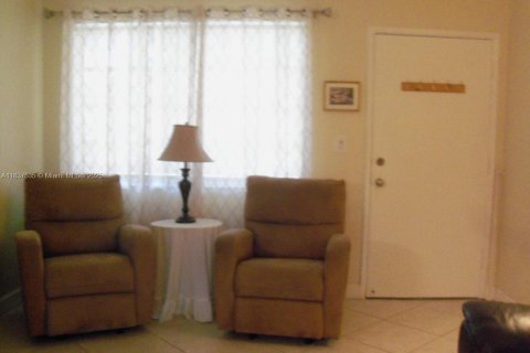 Condo in Miami Gardens, Florida, 1 bedroom  № 1825714 - photo 17