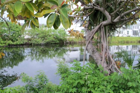 Condo in Miami Gardens, Florida, 1 bedroom  № 1825714 - photo 7