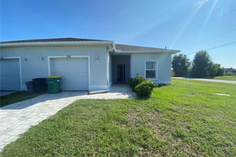 Apartamento en alquiler en Port Charlotte, Florida, 3 dormitorios, 115.57 m2 № 1769474 - foto 1