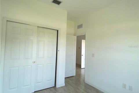 Apartamento en alquiler en Port Charlotte, Florida, 3 dormitorios, 115.57 m2 № 1769474 - foto 4