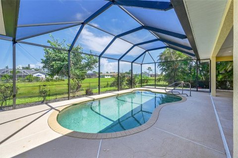 House in Rotonda, Florida 3 bedrooms, 198.63 sq.m. № 1904998 - photo 7