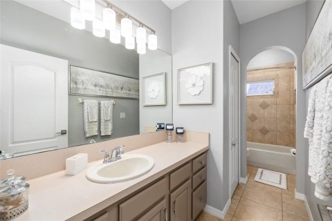 Casa en venta en Tampa, Florida, 4 dormitorios, 252.14 m2 № 2105055 - foto 28