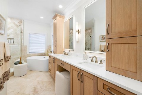 Casa en venta en Tampa, Florida, 4 dormitorios, 252.14 m2 № 2105055 - foto 25