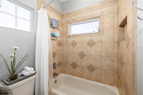Casa en venta en Tampa, Florida, 4 dormitorios, 252.14 m2 № 2105055 - foto 29