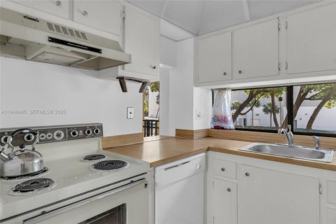 Copropriété à vendre à Sunny Isles Beach, Floride: 1 chambre, 59.46 m2 № 2004420 - photo 12