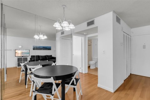 Copropriété à vendre à Sunny Isles Beach, Floride: 1 chambre, 59.46 m2 № 2004420 - photo 9