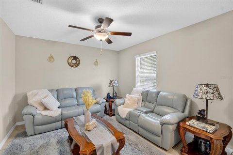 Villa ou maison à vendre à Wesley Chapel, Floride: 6 chambres, 269.6 m2 № 1905774 - photo 3