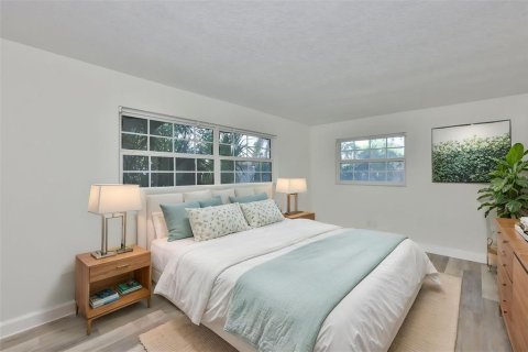 House in Tampa, Florida 4 bedrooms, 186.18 sq.m. № 2195701 - photo 22
