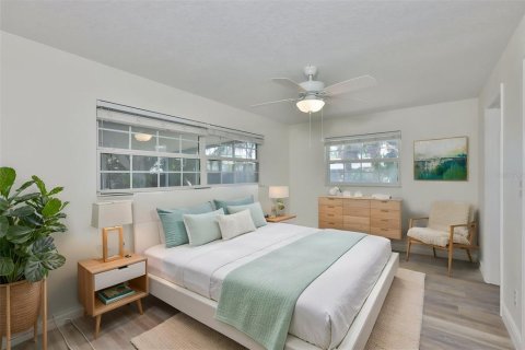 House in Tampa, Florida 4 bedrooms, 186.18 sq.m. № 2195701 - photo 21