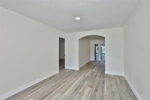House in Tampa, Florida 4 bedrooms, 186.18 sq.m. № 2195701 - photo 25