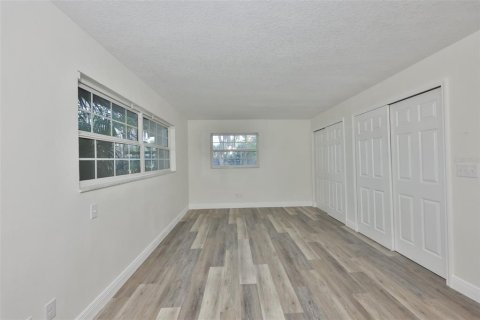 House in Tampa, Florida 4 bedrooms, 186.18 sq.m. № 2195701 - photo 23