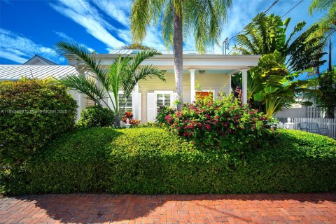Casa en venta en Key West, Florida, 5 dormitorios, 252.79 m2 № 1847696 - foto 1