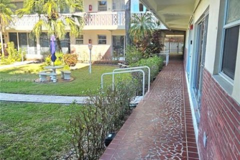 Copropriété à vendre à Hollywood, Floride: 1 chambre, 60.57 m2 № 1971952 - photo 8