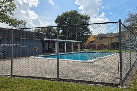 Townhouse in Plantation, Florida 3 bedrooms, 150.87 sq.m. № 2011339 - photo 26