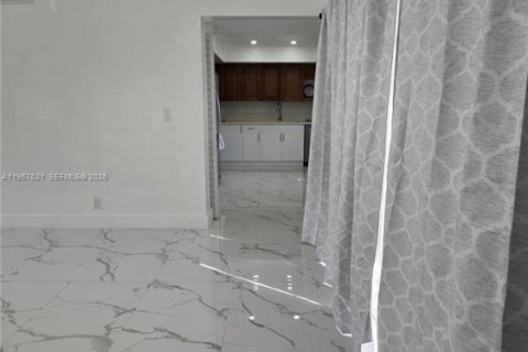 Townhouse in Plantation, Florida 3 bedrooms, 150.87 sq.m. № 2011339 - photo 20