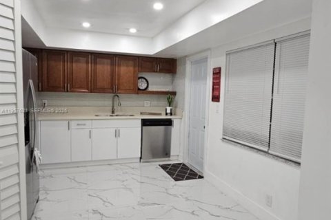 Adosado en alquiler en Plantation, Florida, 3 dormitorios, 150.87 m2 № 2011339 - foto 7