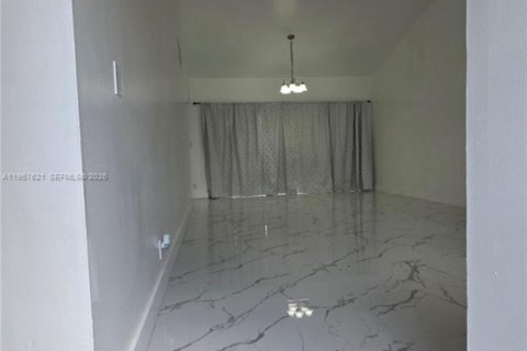 Townhouse in Plantation, Florida 3 bedrooms, 150.87 sq.m. № 2011339 - photo 30