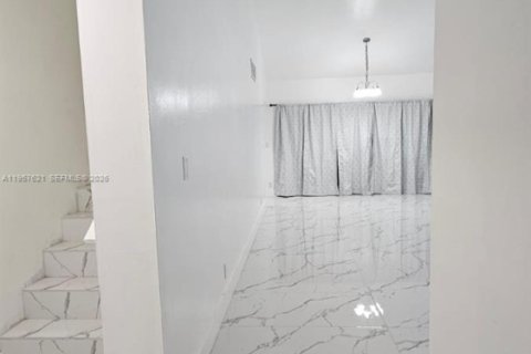 Adosado en alquiler en Plantation, Florida, 3 dormitorios, 150.87 m2 № 2011339 - foto 3