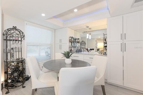 Condo in Sarasota, Florida, 2 bedrooms  № 1754770 - photo 7