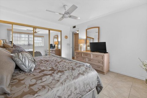 Condominio en venta en Hallandale Beach, Florida, 1 dormitorio, 61.32 m2 № 2033691 - foto 12