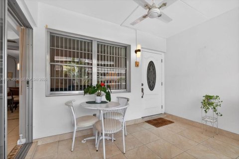Condominio en venta en Hallandale Beach, Florida, 1 dormitorio, 61.32 m2 № 2033691 - foto 14