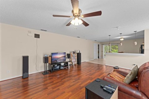 House in Orlando, Florida 3 bedrooms, 156.45 sq.m. № 1841771 - photo 17