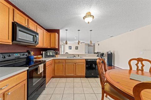 House in Orlando, Florida 3 bedrooms, 156.45 sq.m. № 1841771 - photo 21