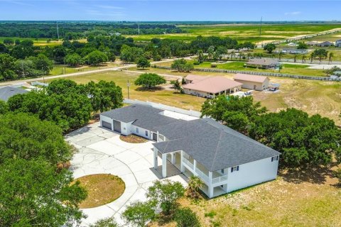 Casa en venta en Dundee, Florida, 9 dormitorios, 817.45 m2 № 2112842 - foto 8
