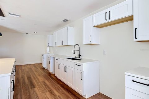 Casa en venta en Dundee, Florida, 9 dormitorios, 817.45 m2 № 2112842 - foto 18