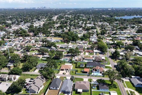 Casa en venta en Tampa, Florida, 3 dormitorios, 145.21 m2 № 1770171 - foto 12