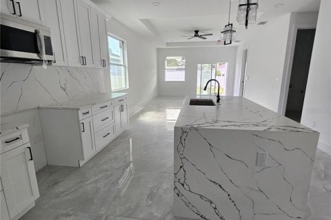 Villa ou maison à vendre à Tampa, Floride: 3 chambres, 145.21 m2 № 1770171 - photo 5