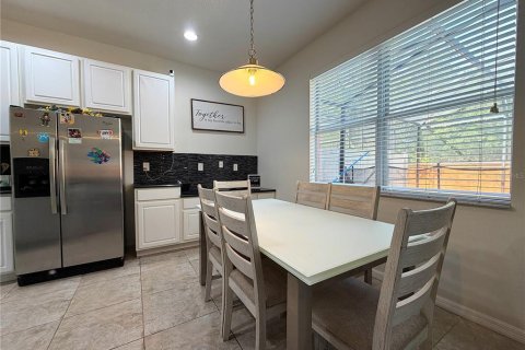 Adosado en venta en Kissimmee, Florida, 4 dormitorios, 177.16 m2 № 2101699 - foto 8