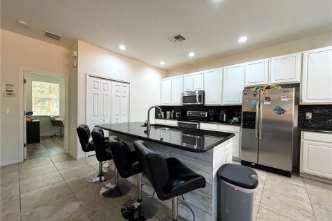 Adosado en venta en Kissimmee, Florida, 4 dormitorios, 177.16 m2 № 2101699 - foto 12
