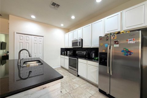 Adosado en venta en Kissimmee, Florida, 4 dormitorios, 177.16 m2 № 2101699 - foto 7